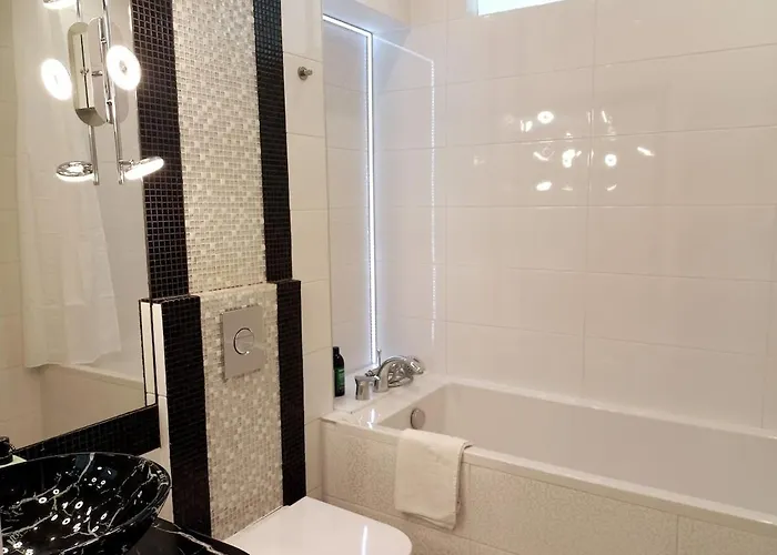 Old Town - 2 Bedrooms Soltyka S6 Apartment