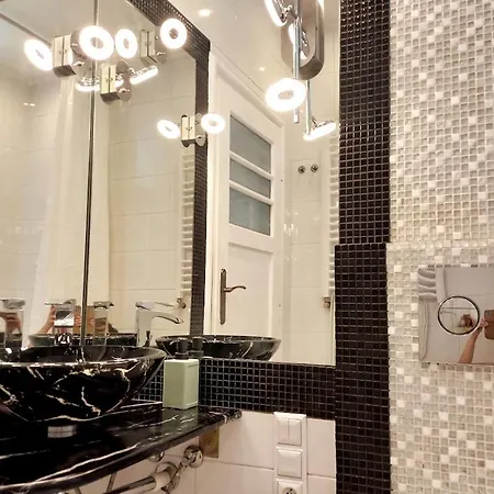 Apartment Old Town - 2 Bedrooms Soltyka Str S6 Krakow